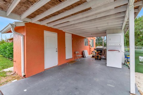 Casa en venta en Palm Springs, Florida, 3 dormitorios, 103.31 m2 № 1151710 - foto 1