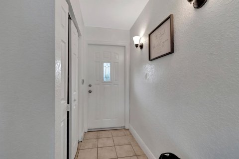 Villa ou maison à vendre à Palm Springs, Floride: 3 chambres, 103.31 m2 № 1151710 - photo 30