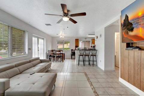 Casa en venta en Palm Springs, Florida, 3 dormitorios, 103.31 m2 № 1151710 - foto 25