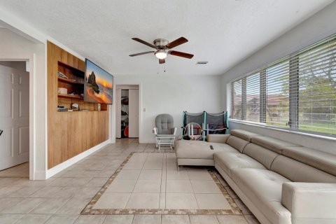 Casa en venta en Palm Springs, Florida, 3 dormitorios, 103.31 m2 № 1151710 - foto 27
