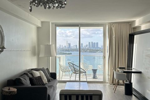 Condo in Miami Beach, Florida, 1 bedroom  № 853535 - photo 8