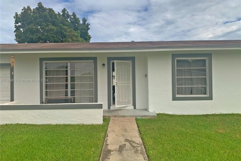 Casa en venta en Miami, Florida, 3 dormitorios, 107.02 m2 № 1394910 - foto 2