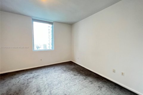 Condominio en alquiler en Miami, Florida, 1 dormitorio, 87.79 m2 № 1395005 - foto 10