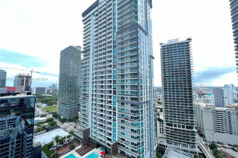 Condominio en alquiler en Miami, Florida, 1 dormitorio, 87.79 m2 № 1395005 - foto 1