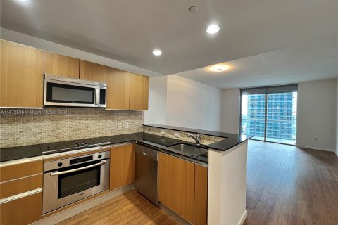 Condominio en alquiler en Miami, Florida, 1 dormitorio, 87.79 m2 № 1395005 - foto 4