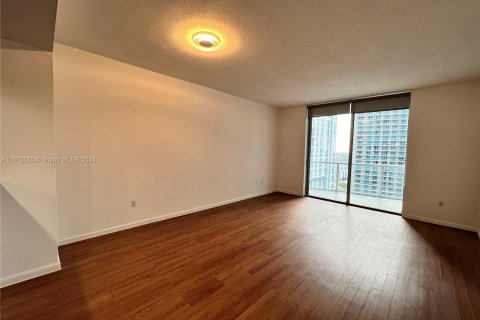 Condominio en alquiler en Miami, Florida, 1 dormitorio, 87.79 m2 № 1395005 - foto 5