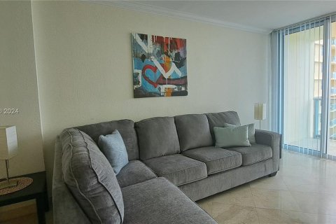 Condominio en alquiler en Hollywood, Florida, 1 dormitorio, 77.57 m2 № 1395007 - foto 10