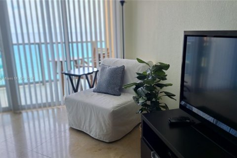 Condominio en alquiler en Hollywood, Florida, 1 dormitorio, 77.57 m2 № 1395007 - foto 21