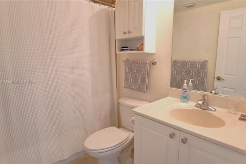 Condominio en alquiler en Hollywood, Florida, 1 dormitorio, 77.57 m2 № 1395007 - foto 13