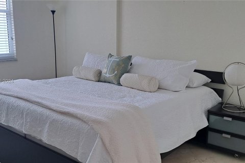 Condominio en alquiler en Hollywood, Florida, 1 dormitorio, 77.57 m2 № 1395007 - foto 9