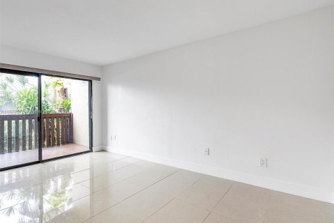 Townhouse in Miami, Florida 3 bedrooms, 143.07 sq.m. № 1395006 - photo 8