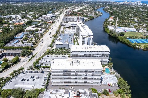 Condo in Fort Lauderdale, Florida, 1 bedroom  № 1189718 - photo 3