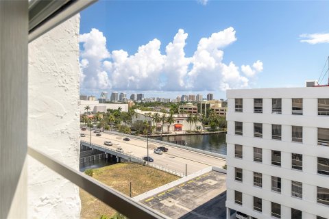 Condo in Fort Lauderdale, Florida, 1 bedroom  № 1189718 - photo 8