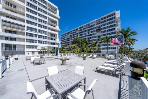 Condo in Fort Lauderdale, Florida, 1 bedroom  № 1189718 - photo 18