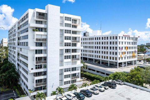 Condominio en venta en Fort Lauderdale, Florida, 1 dormitorio, 105.72 m2 № 1189718 - foto 16