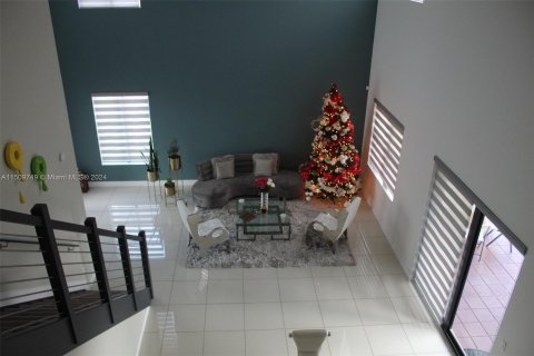 Casa en venta en Miami Lakes, Florida, 5 dormitorios, 362.69 m2 № 934175 - foto 4