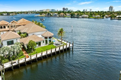 Villa ou maison à vendre à Fort Lauderdale, Floride: 6 chambres, 670.85 m2 № 787042 - photo 1