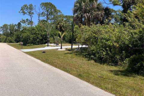 Terreno en venta en Port Charlotte, Florida № 1296067 - foto 2