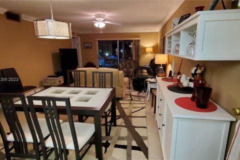 Condominio en venta en Sunrise, Florida, 2 dormitorios, 95.22 m2 № 406527 - foto 3