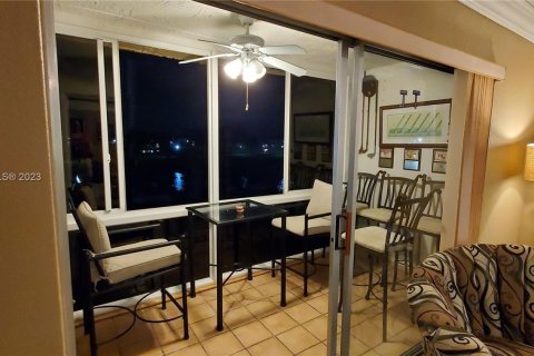 Copropriété à vendre à Sunrise, Floride: 2 chambres, 95.22 m2 № 406527 - photo 1