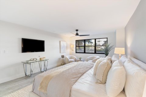 Condominio en venta en Pompano Beach, Florida, 2 dormitorios, 160.16 m2 № 1093728 - foto 17