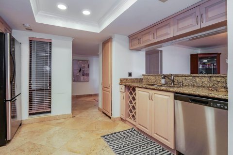 Condo in Hutchinson Island South, Florida, 3 bedrooms  № 1093638 - photo 25