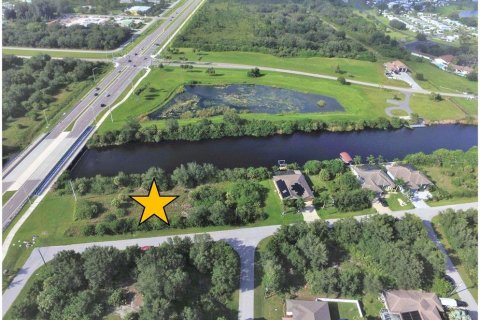 Terreno en venta en Port Charlotte, Florida № 946877 - foto 3