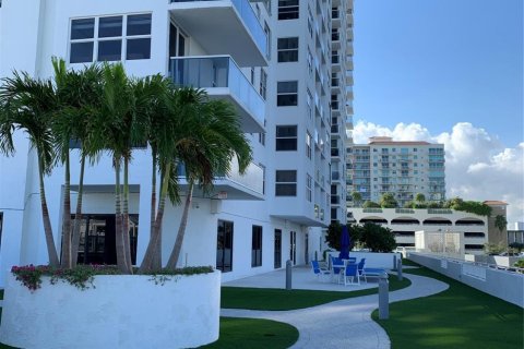 Condominio en venta en Fort Lauderdale, Florida, 2 dormitorios, 106.28 m2 № 1222561 - foto 15