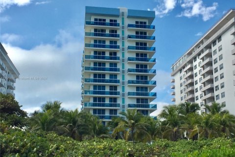 Condominio en venta en Surfside, Florida, 2 dormitorios, 93.09 m2 № 949731 - foto 3