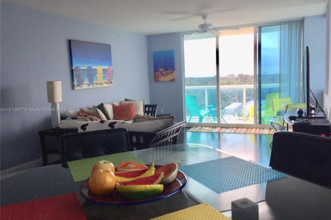 Condominio en venta en Surfside, Florida, 2 dormitorios, 93.09 m2 № 949731 - foto 6