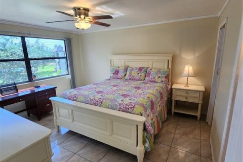Condo in Port Charlotte, Florida, 2 bedrooms  № 550102 - photo 25
