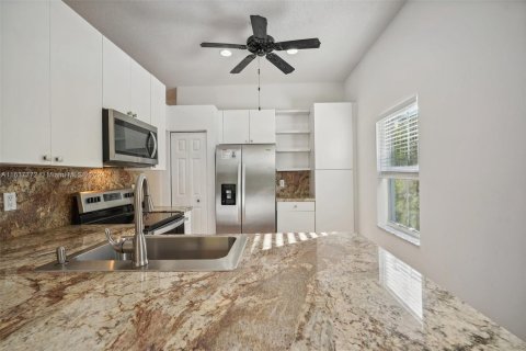 House in Weston, Florida 4 bedrooms, 169.55 sq.m. № 1333387 - photo 6