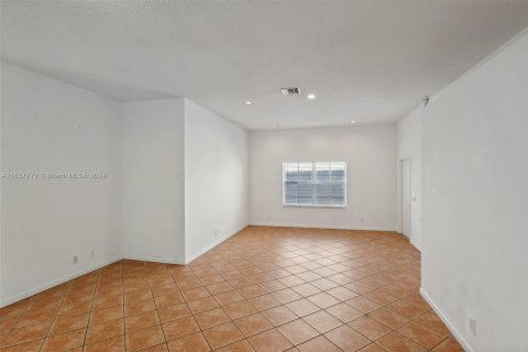 House in Weston, Florida 4 bedrooms, 169.55 sq.m. № 1333387 - photo 5