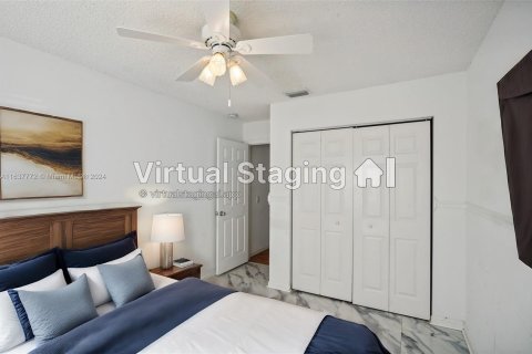 House in Weston, Florida 4 bedrooms, 169.55 sq.m. № 1333387 - photo 20