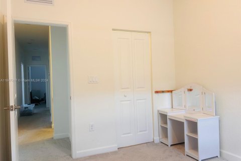 Townhouse in Miami, Florida 4 bedrooms, 169.08 sq.m. № 1330389 - photo 28