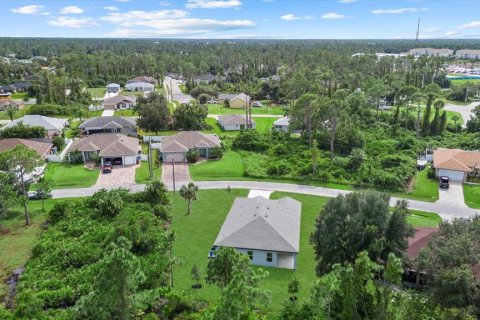 House in North Port, Florida 4 bedrooms, 184.88 sq.m. № 1391027 - photo 22