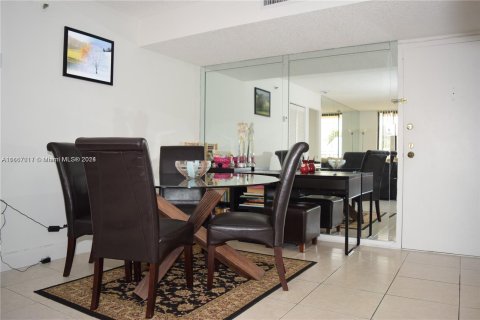 Condo in Sunny Isles Beach, Florida, 2 bedrooms  № 1387849 - photo 11