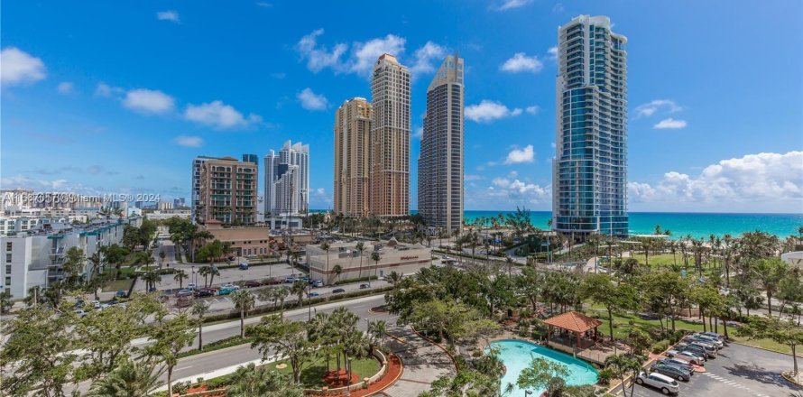 Condo in Sunny Isles Beach, Florida, 2 bedrooms  № 1387849