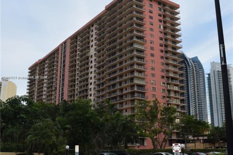 Condo in Sunny Isles Beach, Florida, 2 bedrooms  № 1387849 - photo 5