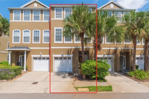 Adosado en venta en Tampa, Florida, 3 dormitorios, 169.83 m2 № 1370302 - foto 1