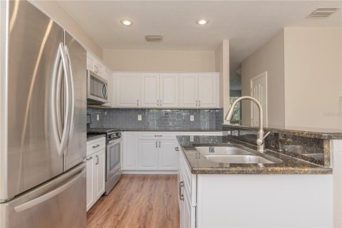 Adosado en venta en Tampa, Florida, 3 dormitorios, 169.83 m2 № 1370302 - foto 6