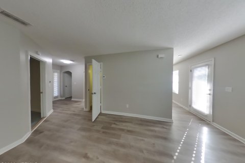 Villa ou maison à louer à Jacksonville, Floride: 3 chambres, 138.98 m2 № 875680 - photo 2