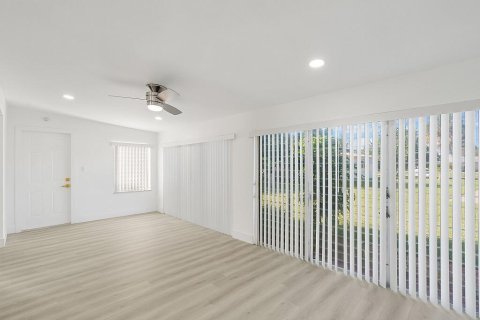 Casa en venta en Vero Beach, Florida, 3 dormitorios, 131.46 m2 № 860741 - foto 6