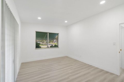 Casa en venta en Vero Beach, Florida, 3 dormitorios, 131.46 m2 № 860741 - foto 4