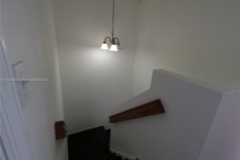 Townhouse in Miami, Florida 3 bedrooms, 113.34 sq.m. № 33339 - photo 15