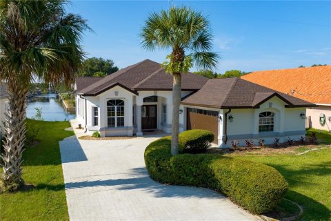 Villa ou maison à louer à Palm Coast, Floride: 3 chambres, 175.12 m2 № 1378244 - photo 1