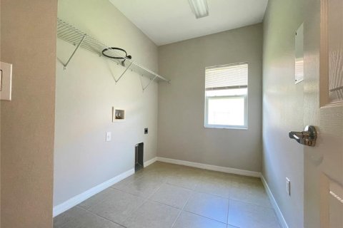 House in BELLALAGO in Kissimmee, Florida 3 bedrooms, 173.08 sq.m. № 1325020 - photo 6