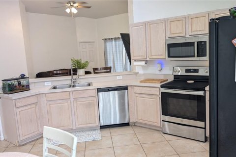 Villa ou maison à vendre à Kissimmee, Floride: 4 chambres, 160.63 m2 № 1325021 - photo 6