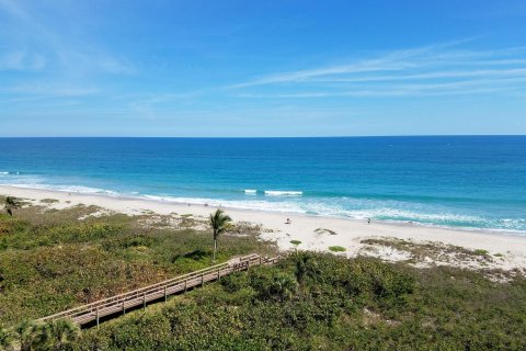 Condo in Hutchinson Island South, Florida, 2 bedrooms  № 1134939 - photo 25