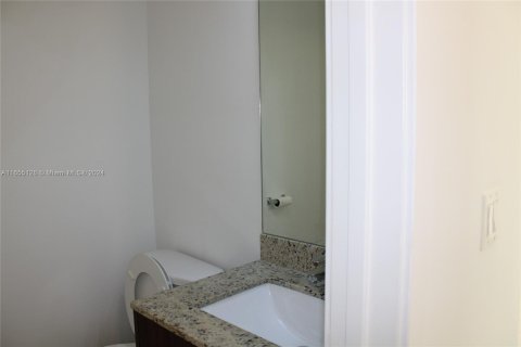 Townhouse in Hollywood, Florida 3 bedrooms, 150.13 sq.m. № 1352239 - photo 4